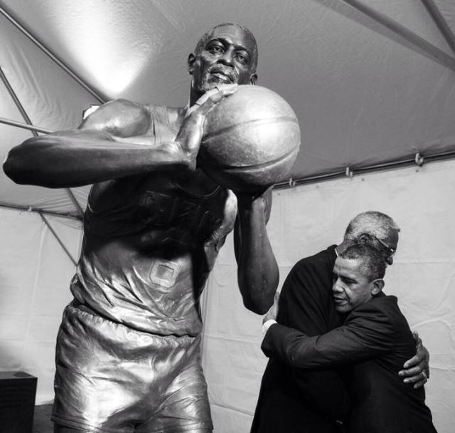 bill russell statue and potus